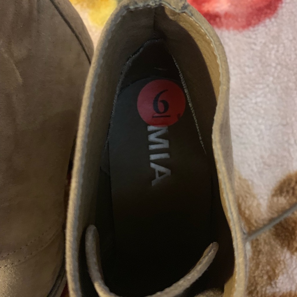 Booties - Picture 3 of 4